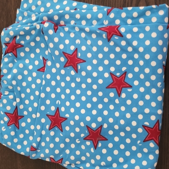 New Lularoe stars and polka dot leggings - Picture 2 of 3